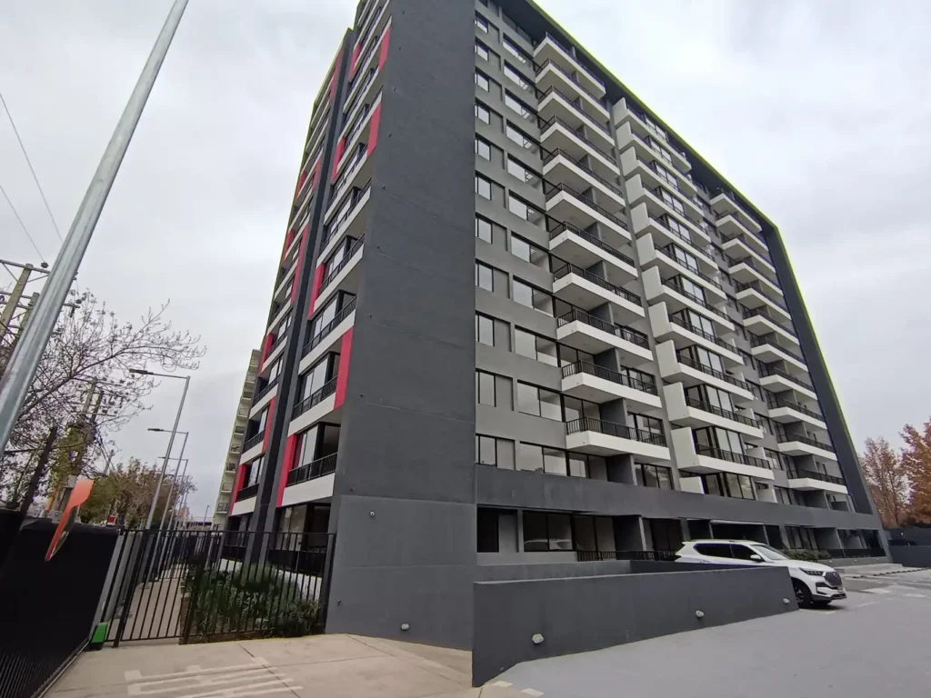 Edificio en San Joaquín, entrega inmediata. Metro Biobío.venat con bino pie