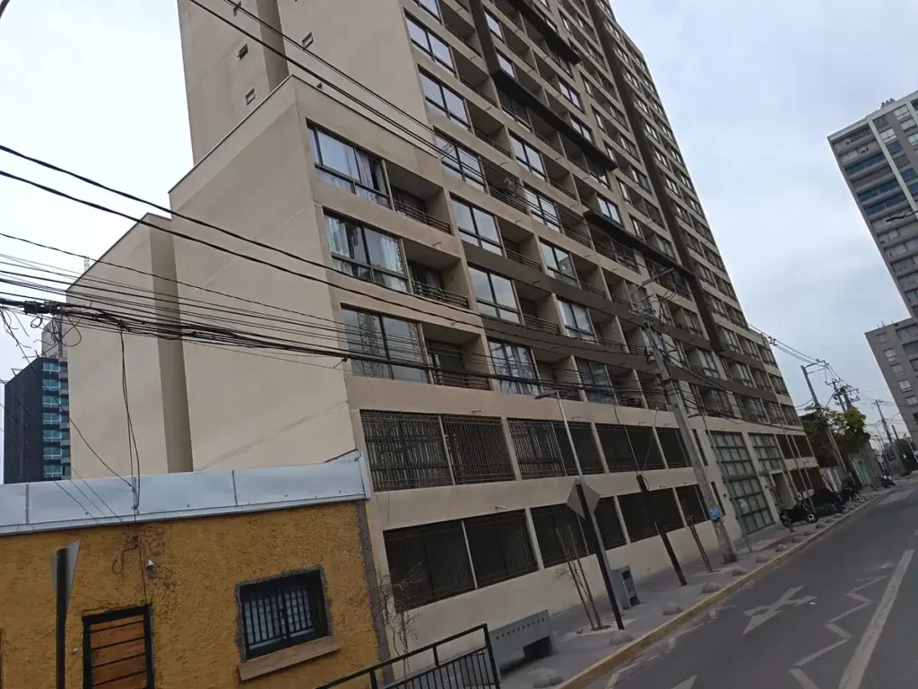 Edificio a pasos del Metro Cerrillos con departamentos entrega inmedita y bono pie