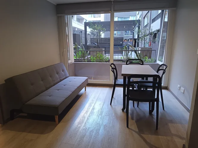 Living comedor vista balcon venta departamento con bono pie entrega inmediata metro Los Heroes