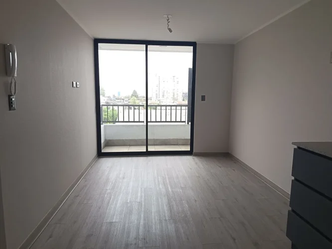 Living comedor vista balcon venta departamento La Cisterna bono pie