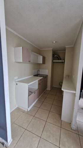 Cocina amoblada Quinta Normal departamento 3d1b 49 m2 con Sunsidio