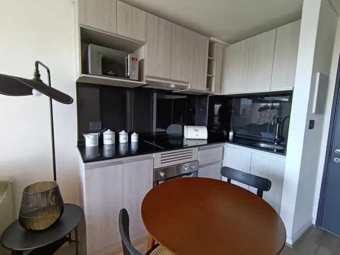 Cocina amobalada equipada departamento La Florida 1d1b metro Mirador entrega inmediata