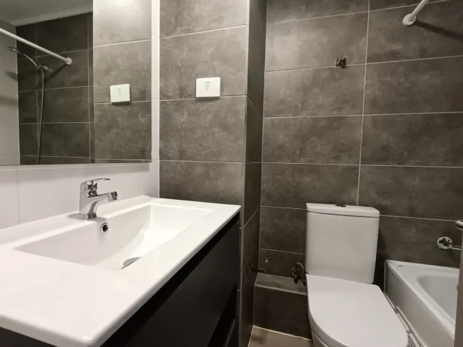 Baño venta departamento Santiago Centro Bono pie y tasa rebajada