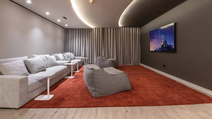 Cinema en edificio para la familia