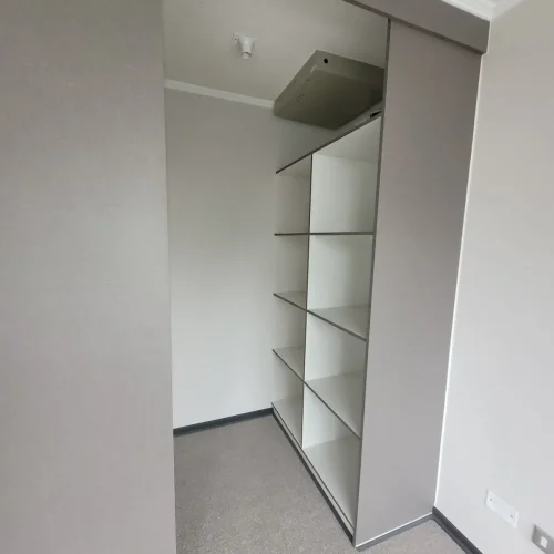 Walkin closet domritorio principal piso alfonbrado vende Tcpropiedades