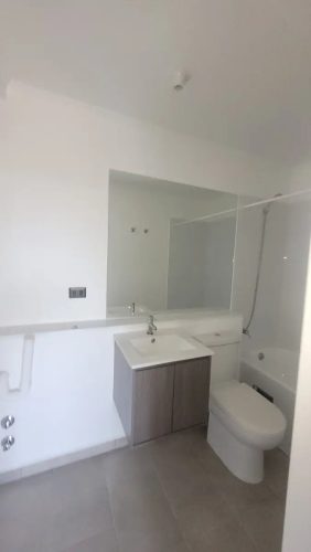 Primer baño departamento venta con bono pie San Joaquin