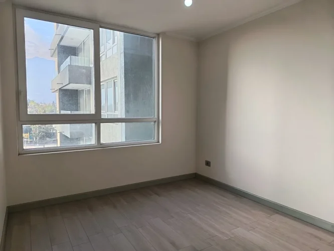 Dormitorio principal, cama 2 plazas venta con bono 15%, pie Macul planta 2d2b