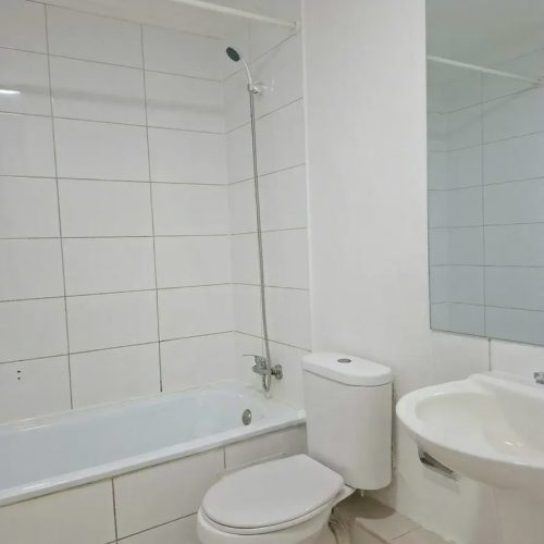 Baño departamento Quinta Normal venta con bono pie