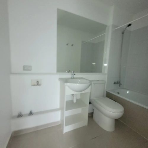 Baño conexion a lavadora gran espacio venat con bono pie en Quinta Normal
