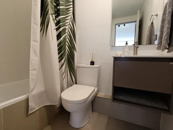 Baño Departamento 1dormitorio 1 baño 38,5 m2 entrega inmediata La Florida bono pie