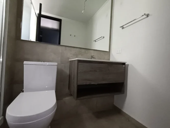 Baño dormitorio principal venta con bono pie en Ñuñoa
