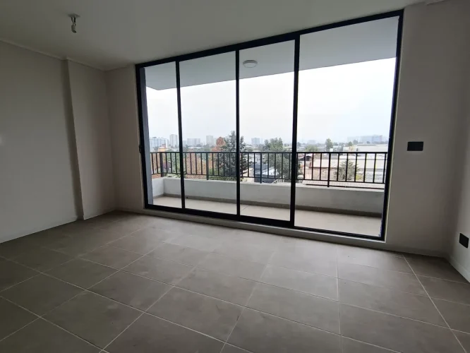 Dormitorio principal grndes espacios Departamento 2 dormitorio 2 baños 65 m2 venta con bono pie 20% San Joaquin metro Bio-Bio