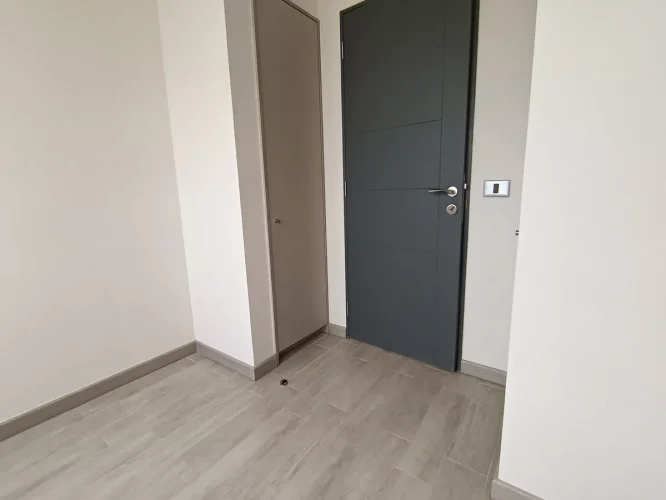 Segundo dormitorio con dos closet espacio para dos camas de una plaza