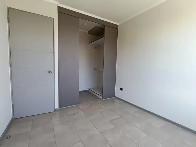Walking closet segundo dormitorio venta departamneto San Joaquin entrega futura 2030