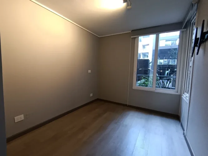 Segundo dormitorio venta departamento con bono pie entrega inmediata metro Los Heroes