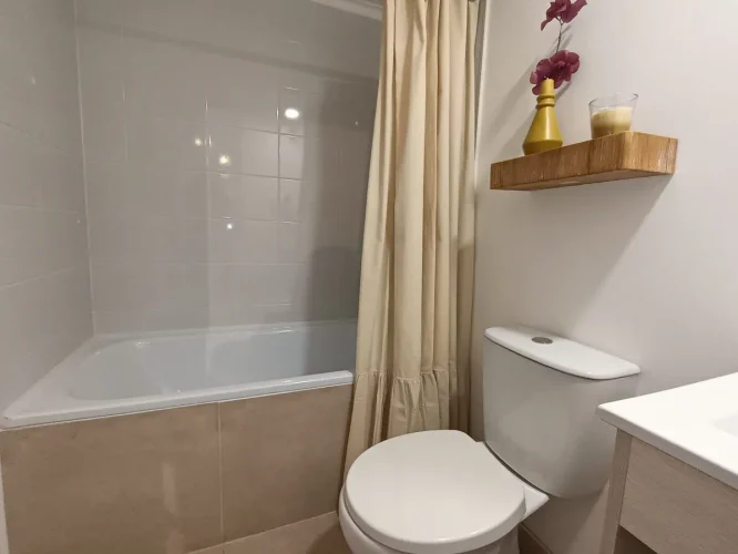 Baño con tina Departamento 2 dormitiorio 1 baño entrega inmediata venta con bono pie