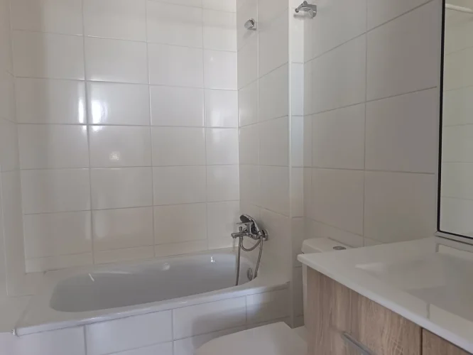 Segundo baño departamneto la Florida apoyo al pie
