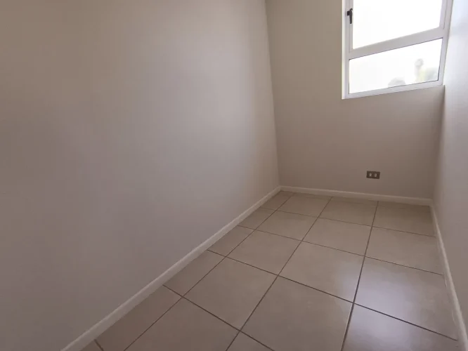 Segundo dormitorio: espacio para una cama de una plaza; venta con bono pie, Quinta Normal