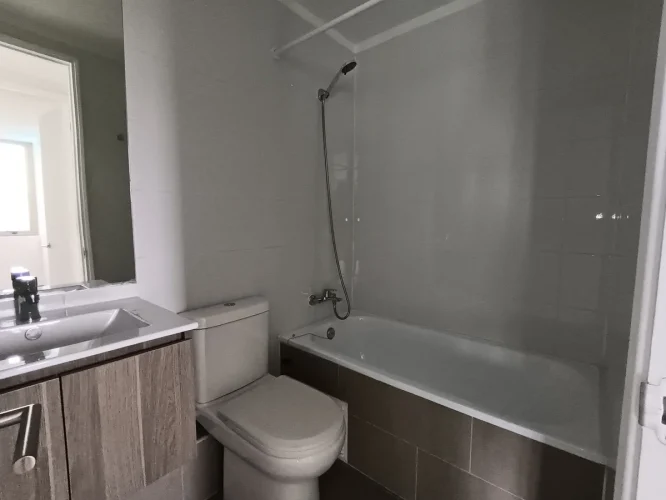 baño dormitorio principal proyecto cercano a metro Carlos Valdovinos bono pie Macul