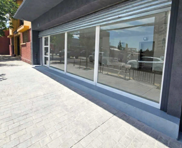 9) Local Abierto