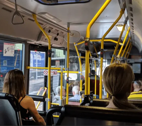 Paradero de buses cercano a proyecto venta con bono pie